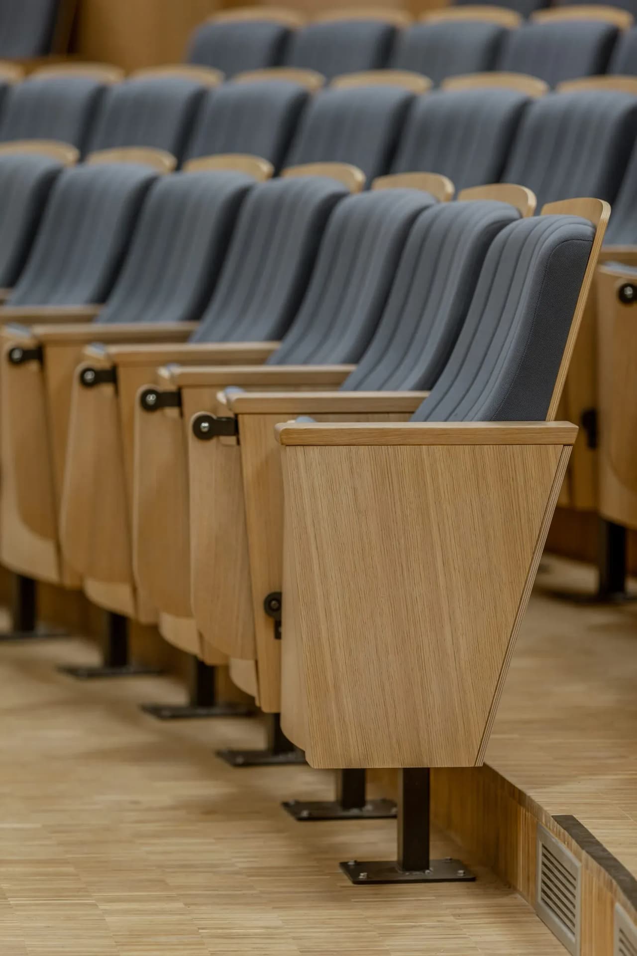 Latvijas Universitāte: Dabas māja un Zinātņu māja 25